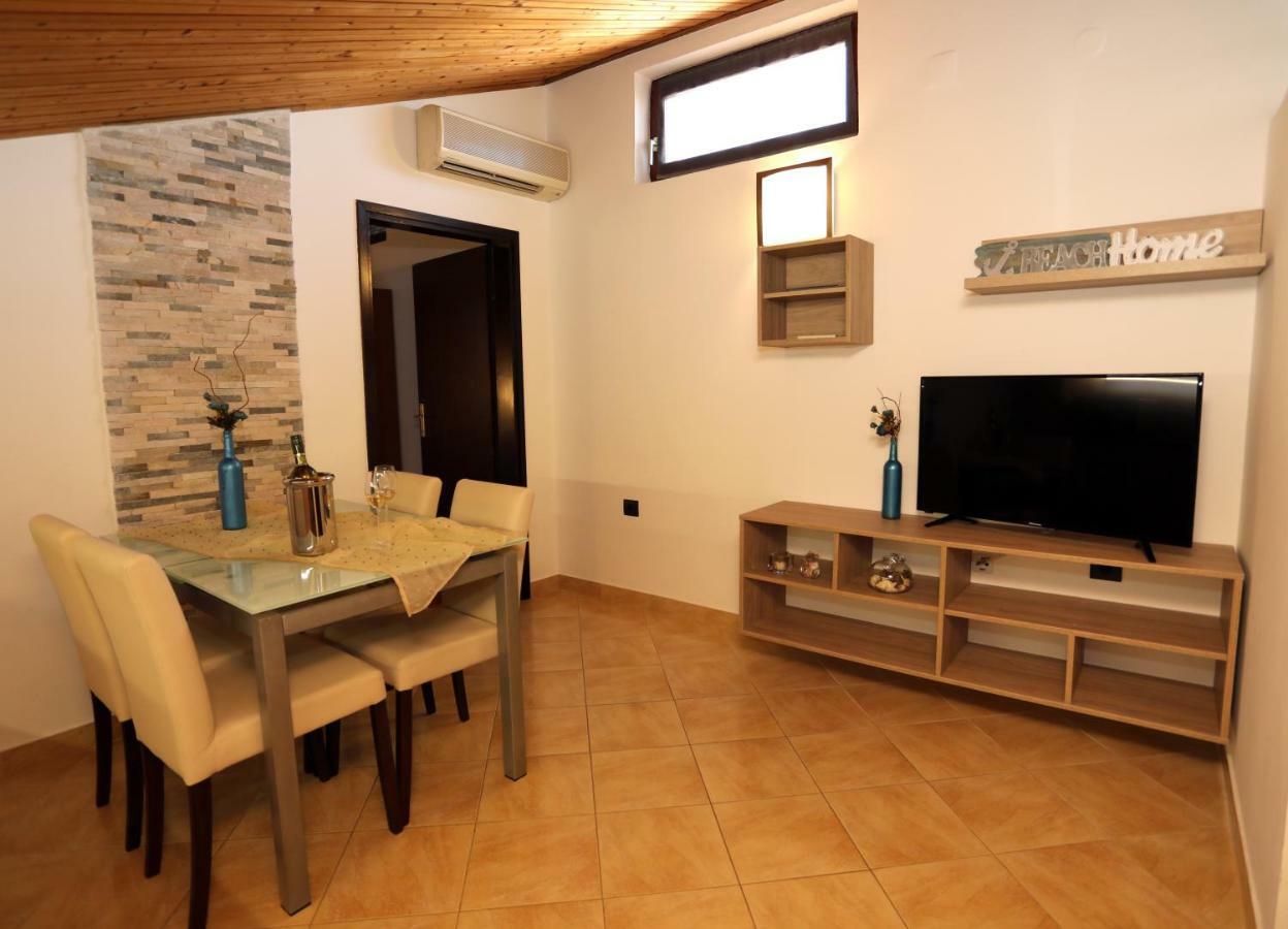Apartment Leona بولا المظهر الخارجي الصورة