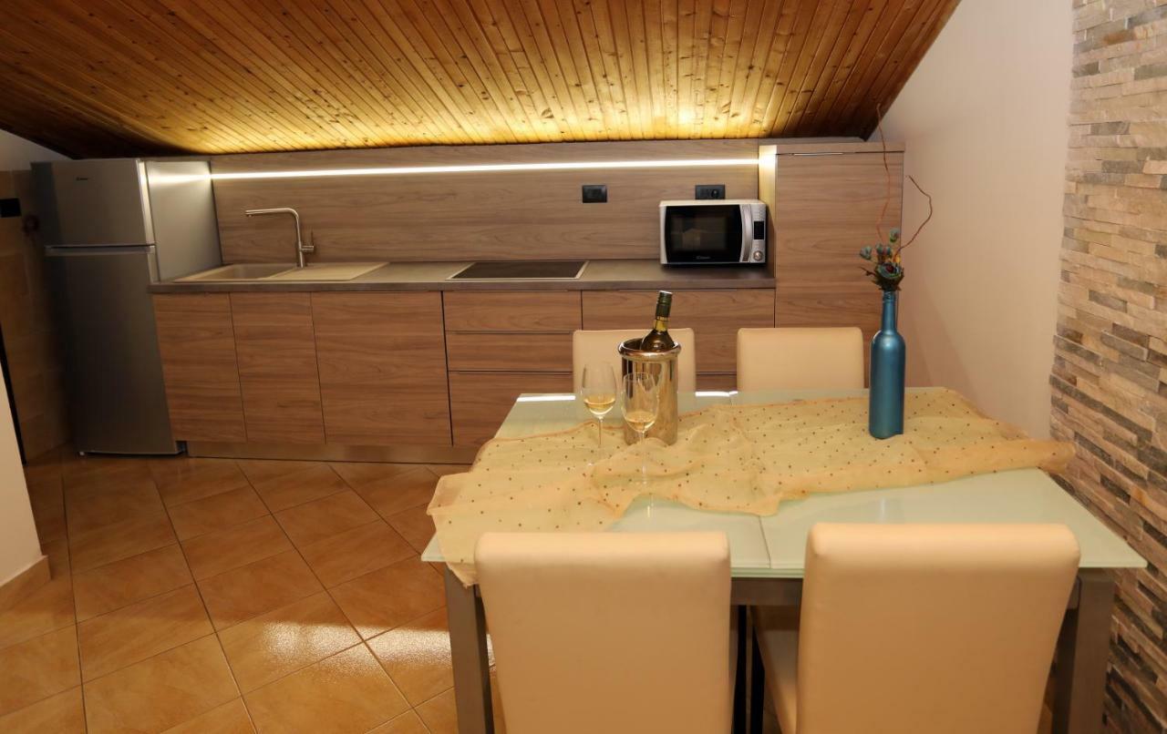 Apartment Leona بولا المظهر الخارجي الصورة